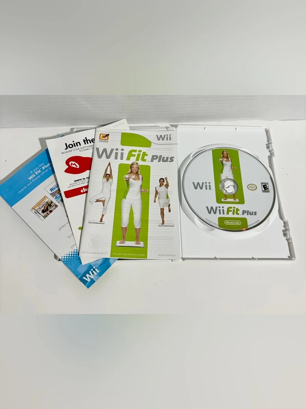 Wii Fit Plus Nintendo 2009 Exercise Video Game Case Manual Disc Complete
